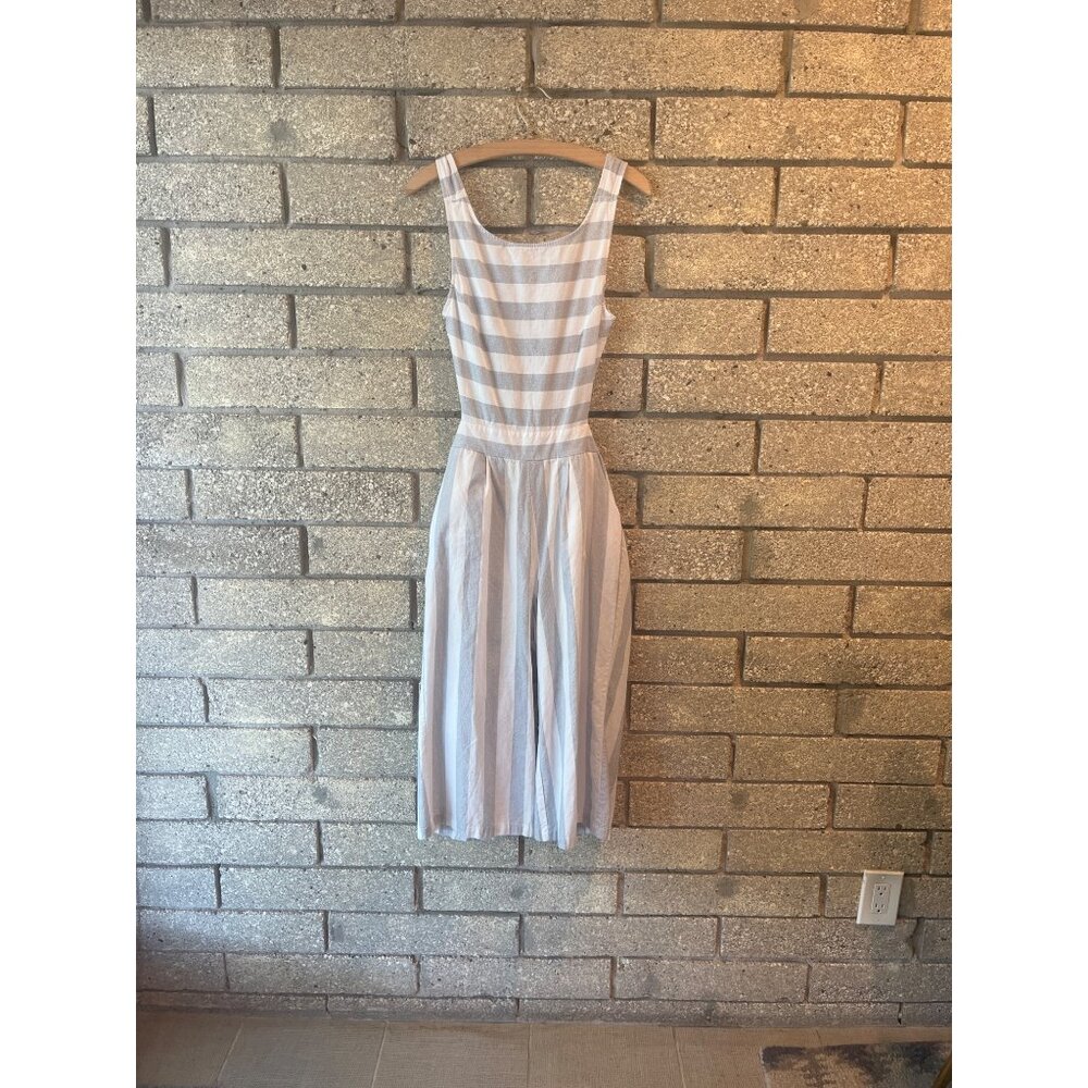 Striped Sleeveless White & Light Gray pant romper With Pockets By Fancyinn Size
